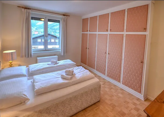 Hensel - By Alpen Zell am See